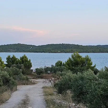 Camping Mobile Fame Pirovac